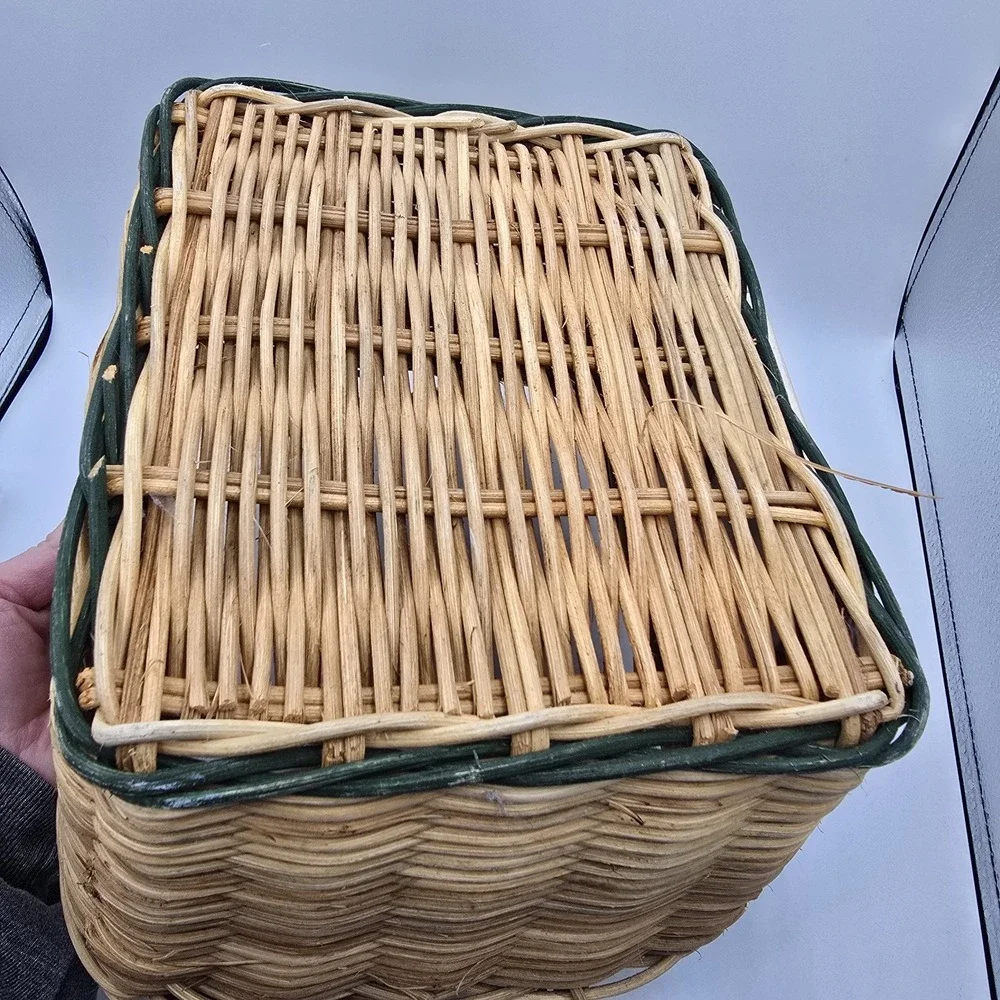 Unmarked adorable basket
